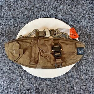 Atomic Mission Gear Gela Fanny Pack Coyote / Black